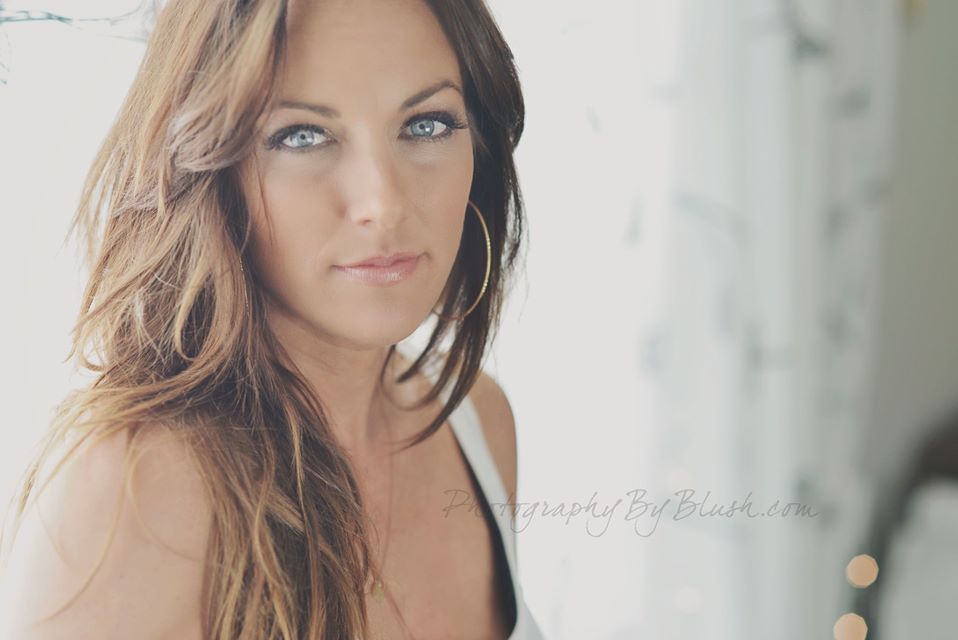 TAYLA LYNN HEADLINES WABASH ROOTS’N’QUE