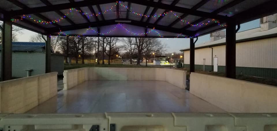 Carmi Christmas Elves Present Ice Skating at Christmas Lights of Hope this Weekend