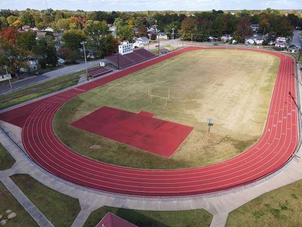 Lady Bulldogs and Lady Foxes Compete at State Track and Field Meet