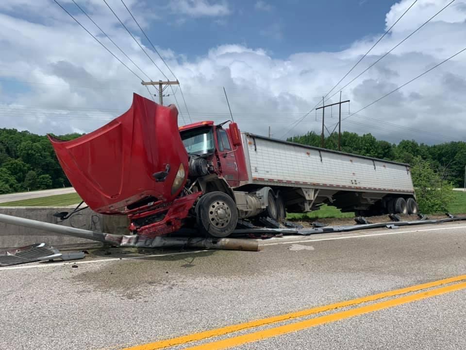 Semi Tractor Crashes in Posey County Wednesday