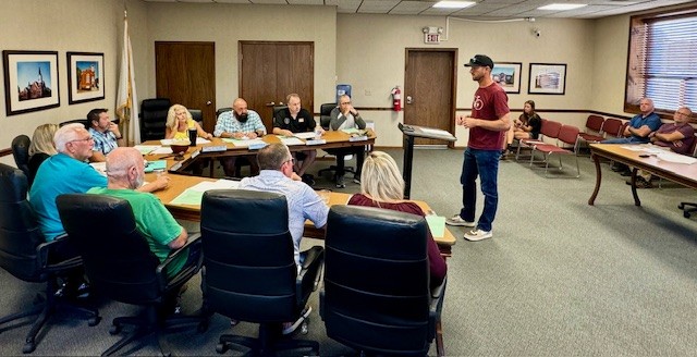 Carmi Council Passes Pair of Resolutions and Ordinances; Tables Skid Steer Conversation