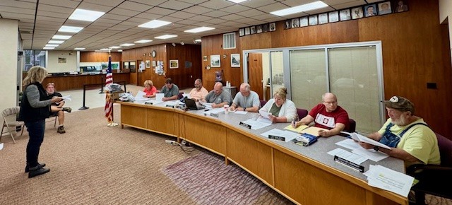 Grayville Council Tackles Loitering, Unkempt Property, and a Lawsuit