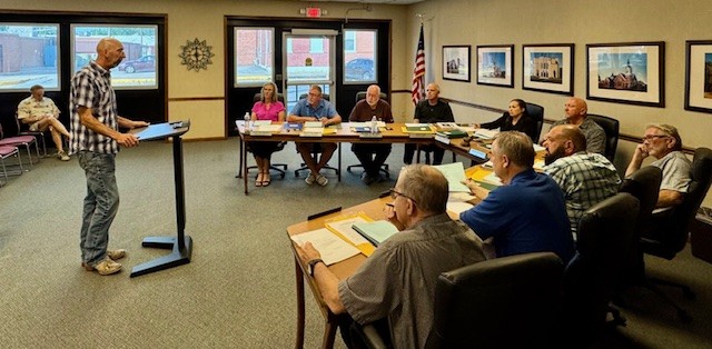 Hargrave to Get Liquor License; Leaders Receive Auditor Opinion; Mayor Breaks Tie Tuesday