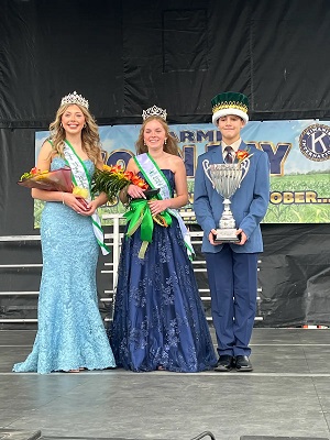 Retiring Corn Day Queen with New Reigning Royalty